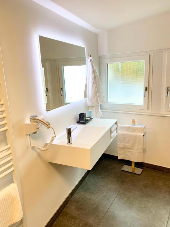 Lessinghaus Aparthotel ฟอร์ซไฮม์ ภายนอก รูปภาพ